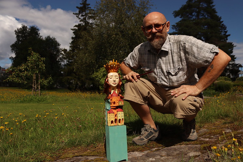 andre with his sculpture, panatheia